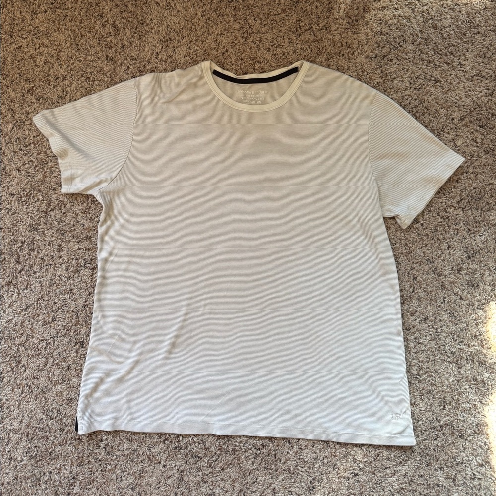 Banana Republic Light Gray Short Sleeve Tee
